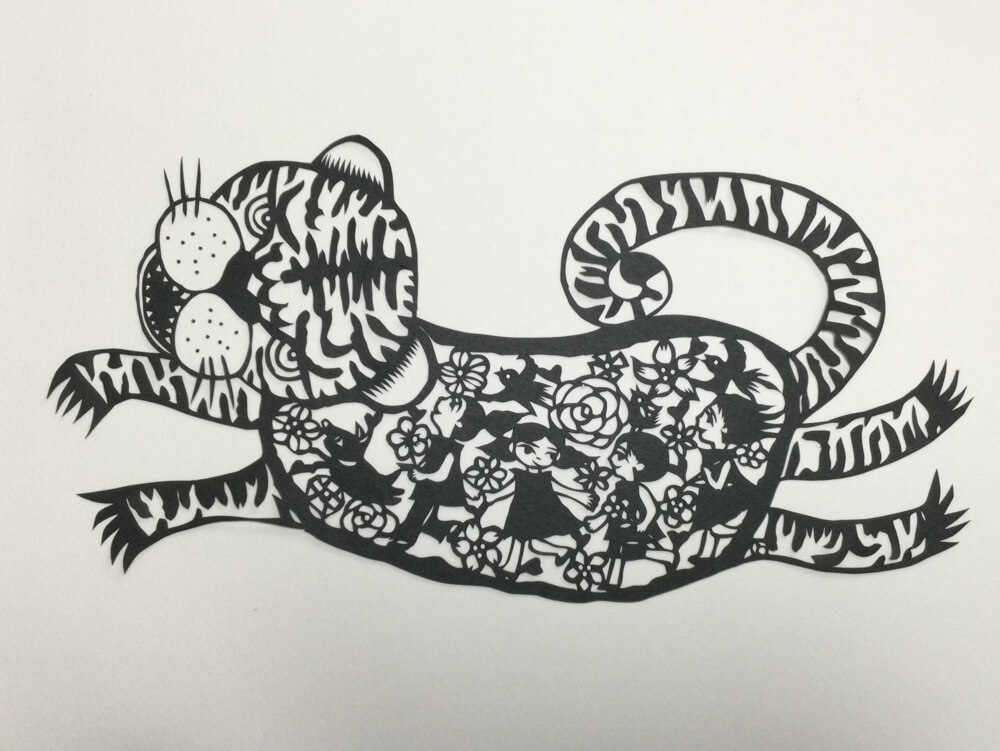 Tomoko Sugitani – Paper cutting